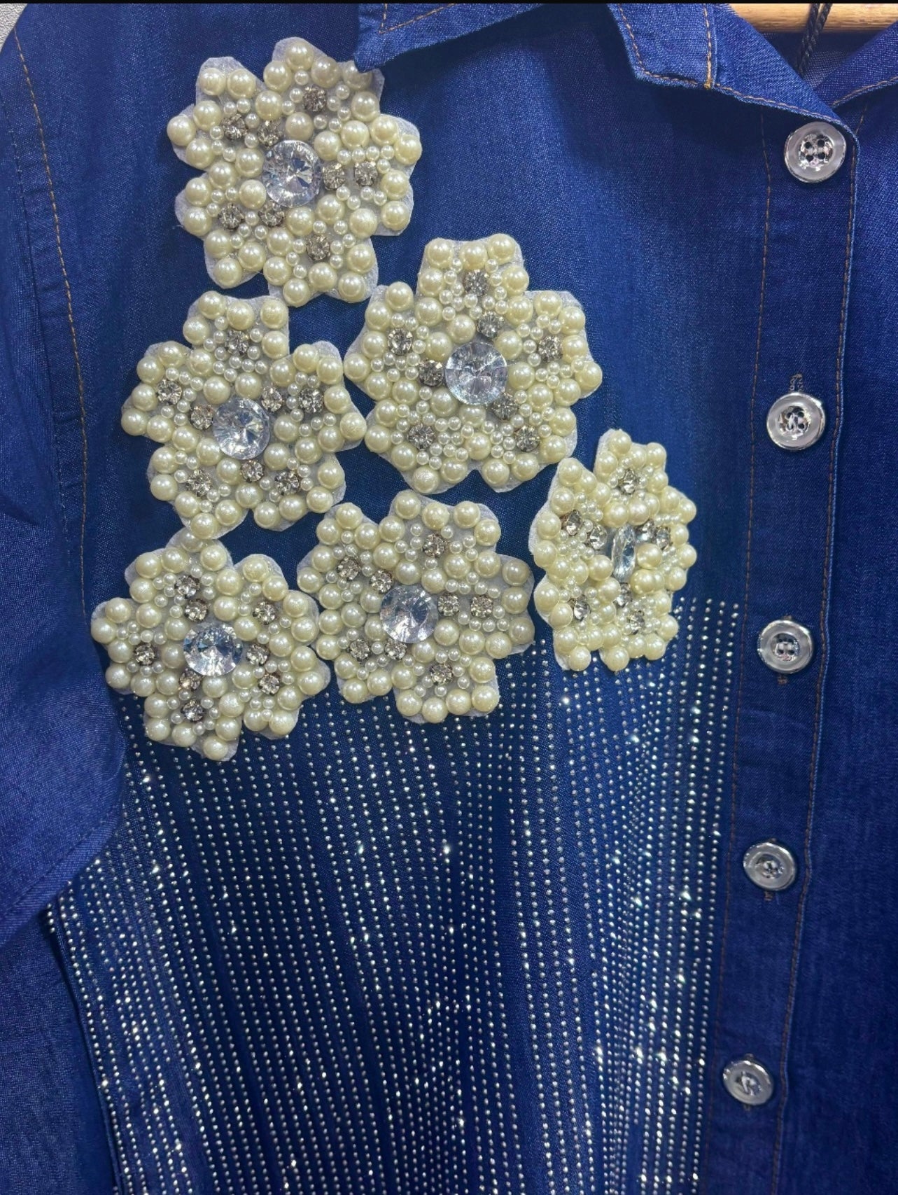 DENIM FITS WITH EMBROIDERY